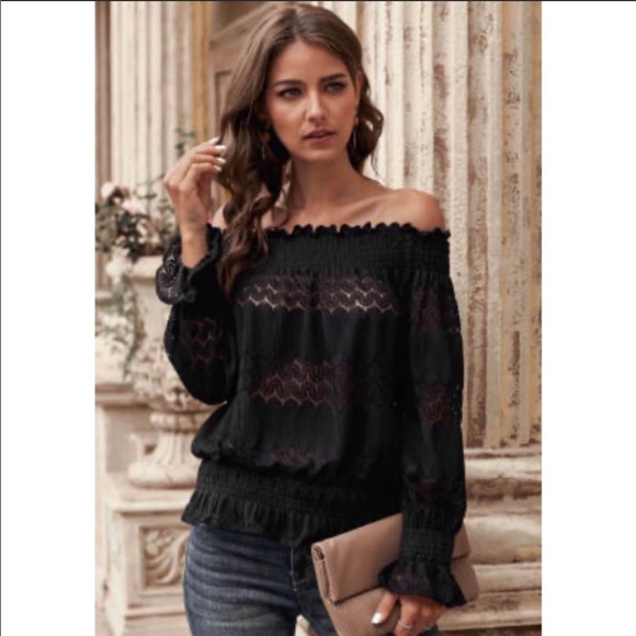 Tops - 🍁black off the shoulder lace shirt